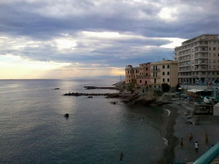 Casetta Sopra Il Mare Genova 0*,  Italia