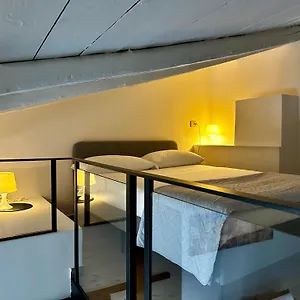 ninetti-guest-house-appartamento-centro-storico.taorminaitalyhotels.com/